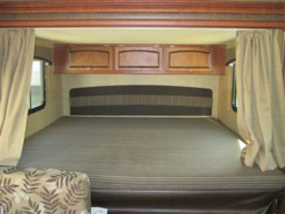 RV Rental Denver X213 Bed